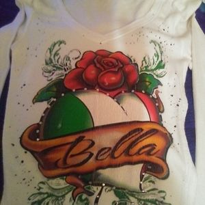 White long tee with Bella in Italian red, white an